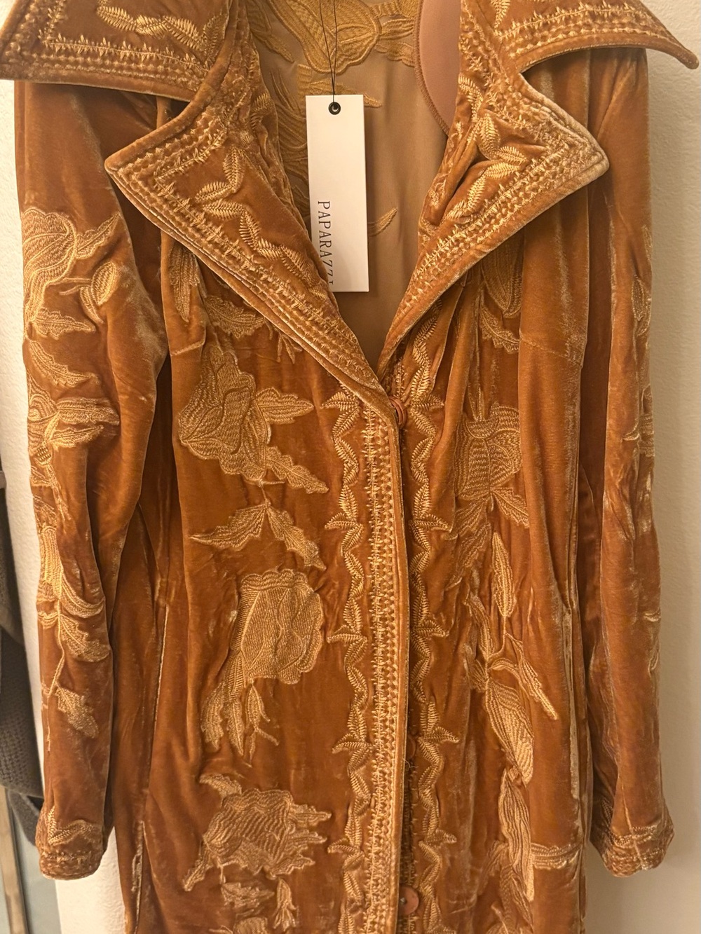 Paparazzi Embroidered Velvet Coat Carmel Color Size Small NWT - Picture 2 of 6